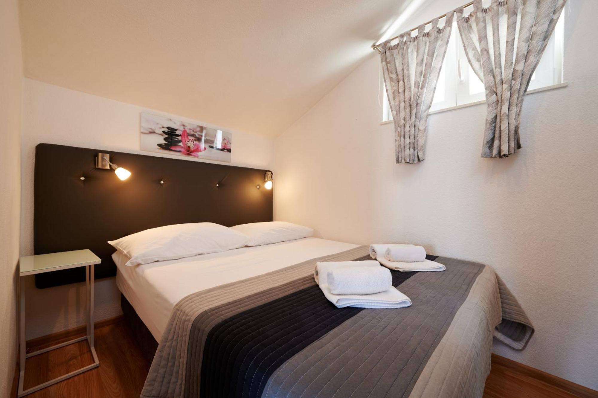 Apartments & Rooms Zaja تروغير الغرفة الصورة