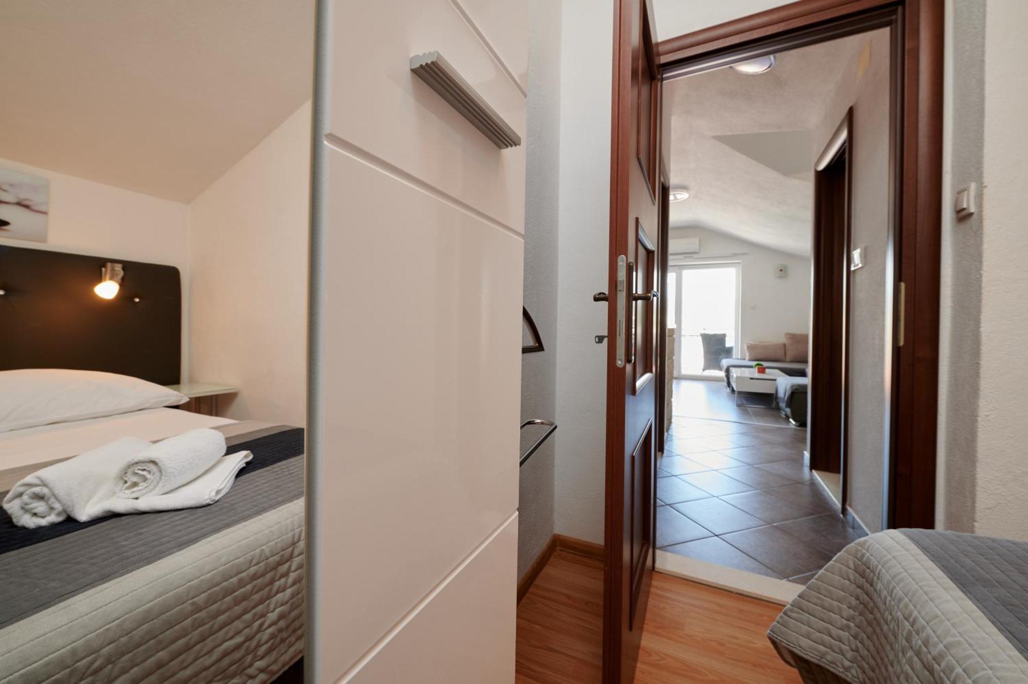 Apartments & Rooms Zaja تروغير الغرفة الصورة